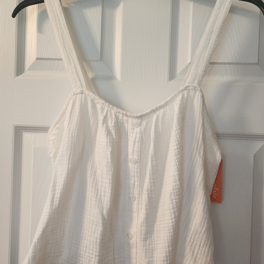 NWT-Colsie Button-Front White Tank Top Size Large